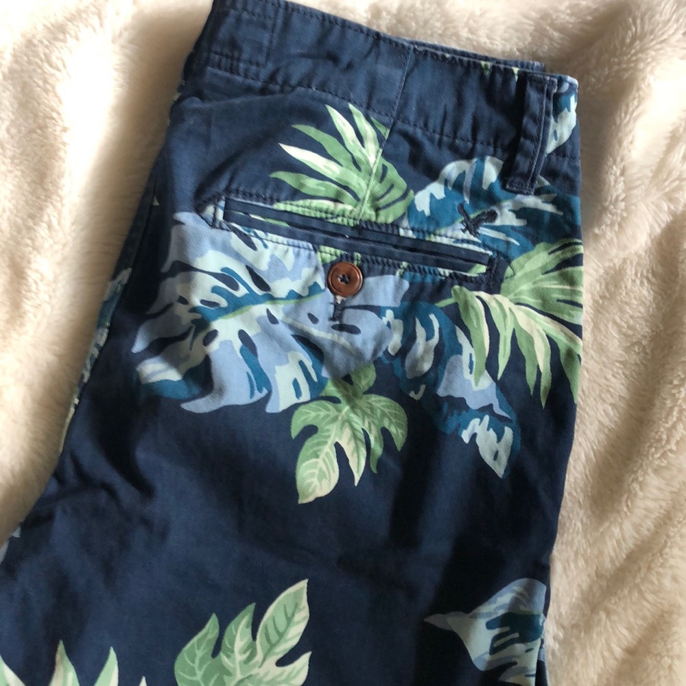 American eagle tropical bermuda short size 30